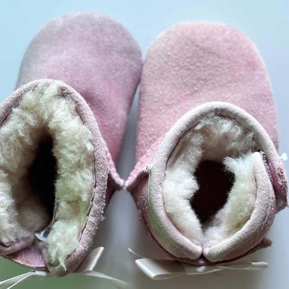 UGG BOOTS - Picture 7 of 14